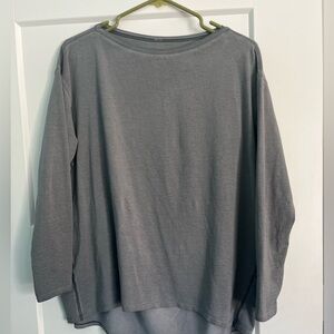 EUC women’s lululemon long sleeve top. size 12